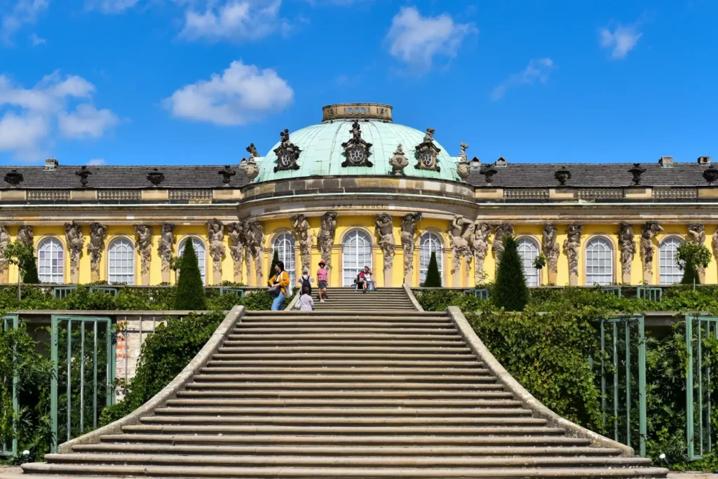 Sanssouci-sarayi-potsdam-1024x683.webp